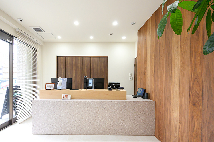 芦屋甲南クリニック 神戸市東灘区 患者を待たせない治療、患者にわかりやすい説明を心がけている