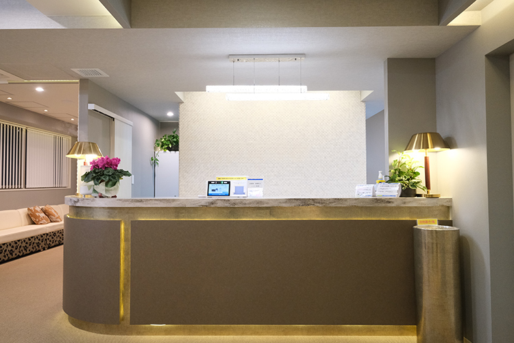 花小金井千賀整形外科 小平市 清潔感あふれる院内