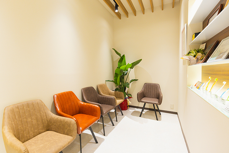 CURE DENTAL 御茶ノ水 千代田区 ナチュラルテイストあふれる院内