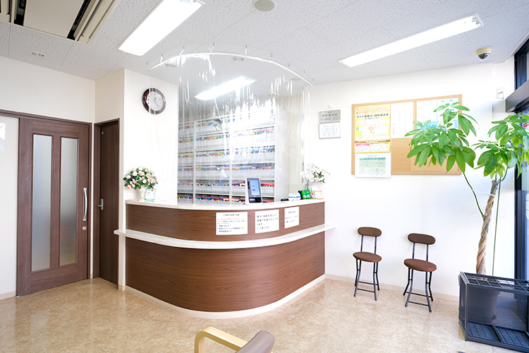 小島眼科医院 さいたま市浦和区 大学病院、大規模病院からの紹介で遠方からも多く患者が訪れる