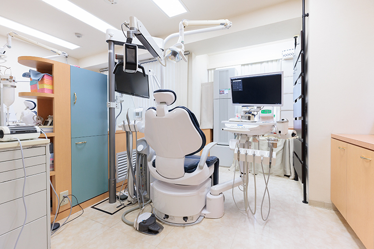 すずきデンタルクリニック 港区 先生は一人ひとりの患者と向き合っている