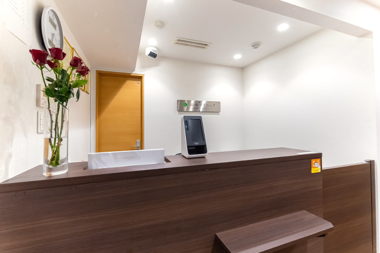 田中クリニック 新宿区 院内に飾られている花は院長自身が生けている