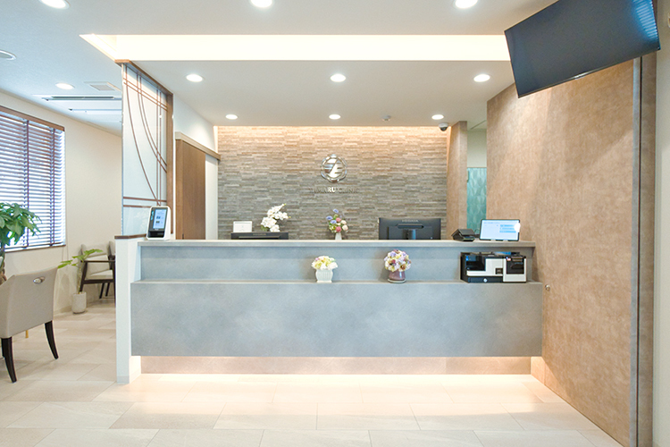 たまる循環器内科・静脈瘤クリニック 西宮市 落ち着きのある雰囲気のおしゃれな院内