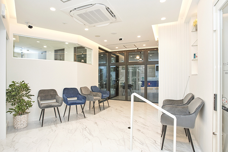 尼崎N’s歯科口腔クリニック 尼崎市 20時まで診療しており、仕事終わりの通院もしやすい