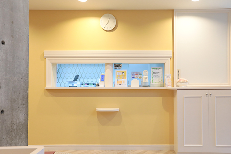 武内小児科・内科 大阪市都島区 院内は洗練されたモダンな雰囲気が漂っている
