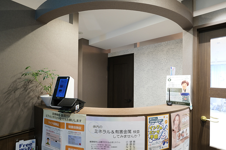 日本橋三宮デンタルケアクリニック99 中央区 忙しい人でも利用しやすいウェブ予約やキャッシュレス決済に対応