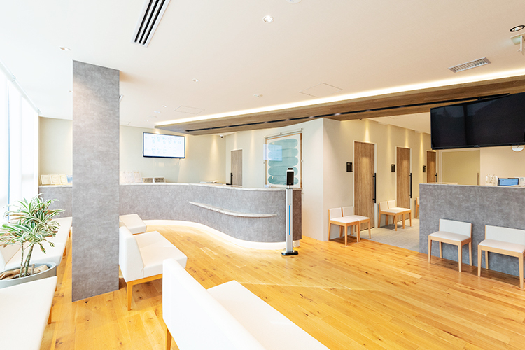 えの眼科 西あしやクリニック 芦屋市 明るく開放感がある院内は洗練された雰囲気