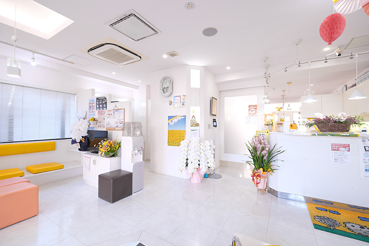 ひまわり歯科クリニック さいたま市西区 院内掲示物にもこだわり、患者へのわかりやすい情報提供も行う