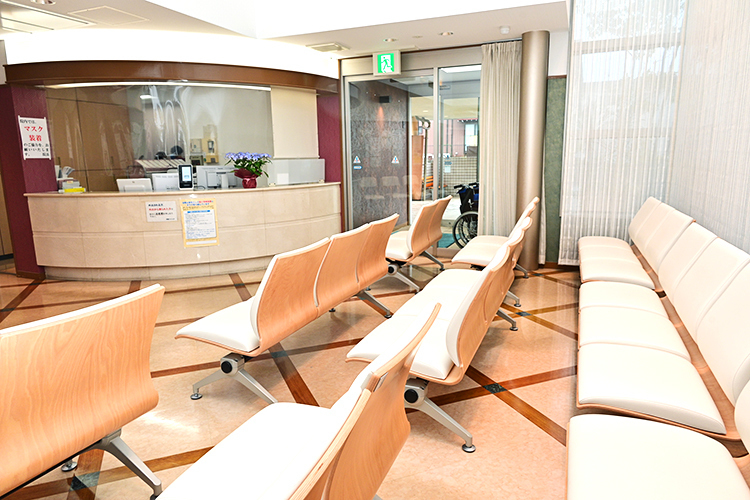 医療法人勝心会 芳賀クリニック 豊橋市 院内はバリアフリー仕様になっている