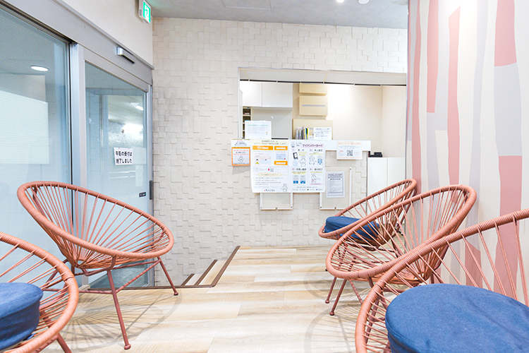 さいとう整形外科膝と歩行のクリニック秋葉原 千代田区 平日夜20時30分まで診療、仕事帰りにも通いやすい