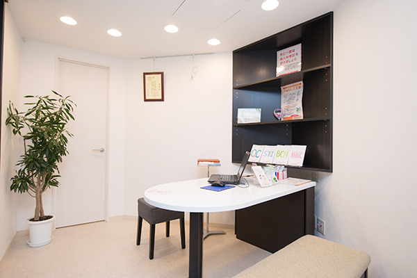 アイレディースクリニック新横浜 横浜市港北区 診療前から診療後まで継続したスタッフがマンツーマンで対応
