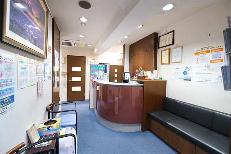 参宮橋デンタルクリニック 渋谷区 入り口ドアからすべてバリアフリーの院内