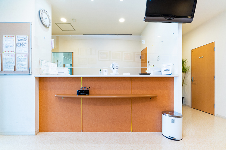 東海大学前駅クリニック 秦野市 温かい雰囲気の院内