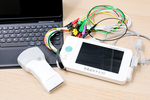 ファミリークリニック綾瀬 足立区 ポータブルの心電計やエコー機器を持参