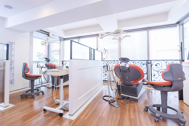 ヨシダ歯科 名古屋市中区 清潔感のあるおしゃれな雰囲気