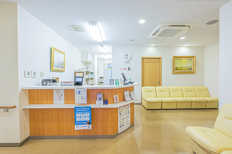 ロータスクリニック 横浜市磯子区 温かみのある院内