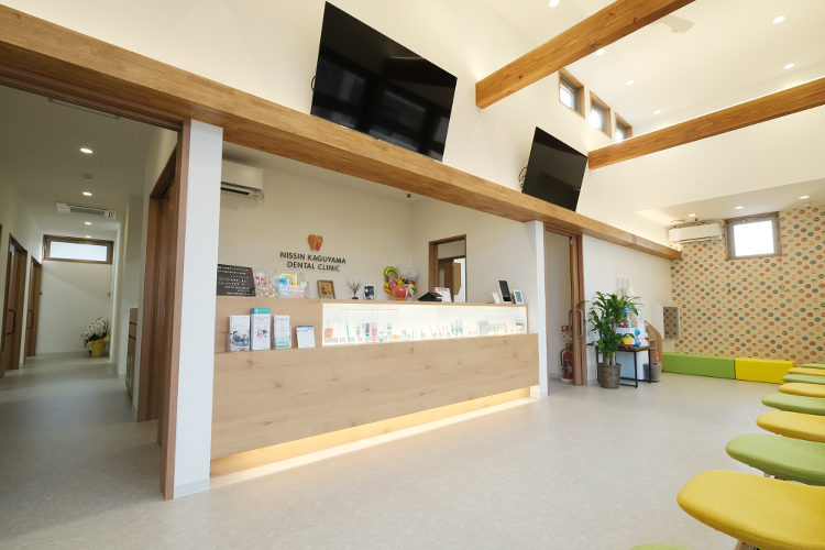 日進かぐやまデンタルクリニック 日進市 院内はバリアフリー仕様。車いすやベビーカーでも安心