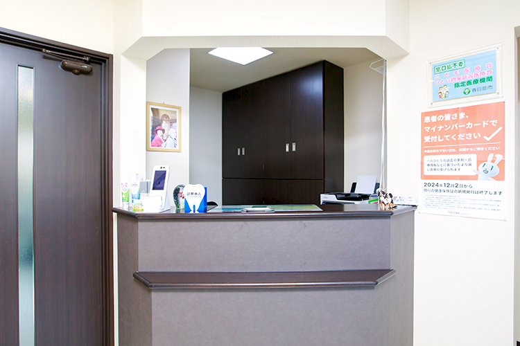 Q's dental clinic 春日部市 院内はカフェのような落ち着いた空間