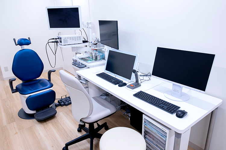 神田駅前もんでん耳鼻咽喉科 千代田区 画像を用いながらわかりやすく説明し、対話を大事にしている