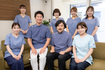 練馬中村橋歯科クリニック 練馬区 院長はじめ明るいスタッフが、笑顔で患者を迎える