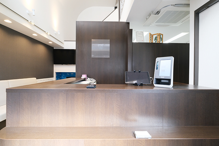 エルデンタルクリニック中村橋 練馬区 明るいスタッフが出迎える