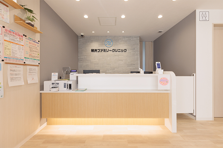 細井ファミリークリニック さいたま市南区 ベビーカーでもスムーズに来院できるバリアフリー設計の院内