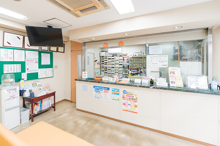 内藤外科胃腸科医院 横浜市港北区 アットホームな雰囲気の待合室