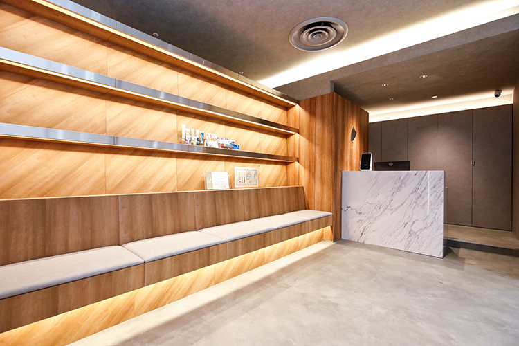 成増さくら歯科・矯正歯科 板橋区 スタイリッシュな雰囲気の院内はバリアフリーで安心