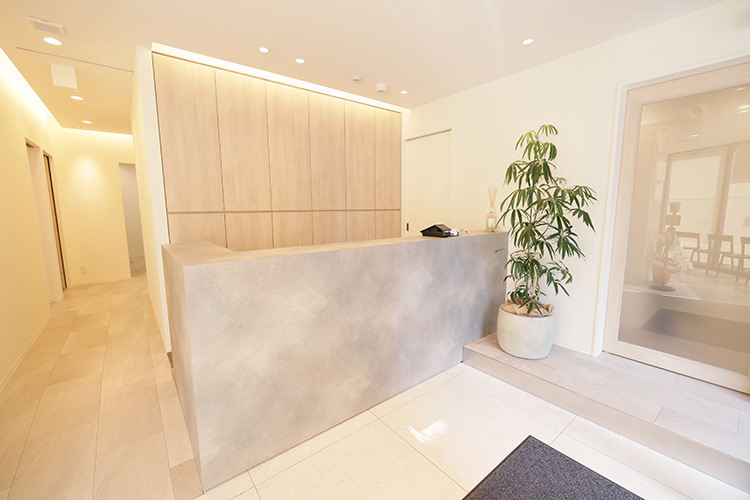 みなきたデンタルクリニック 横浜市都筑区 院長がこだわったという、高級感があり温かな雰囲気の院内