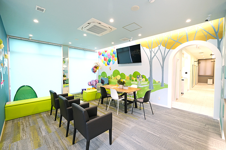 いそざき歯科・矯正歯科 瑞穂市 保育士・管理栄養士も在籍、明るいスタッフが対応