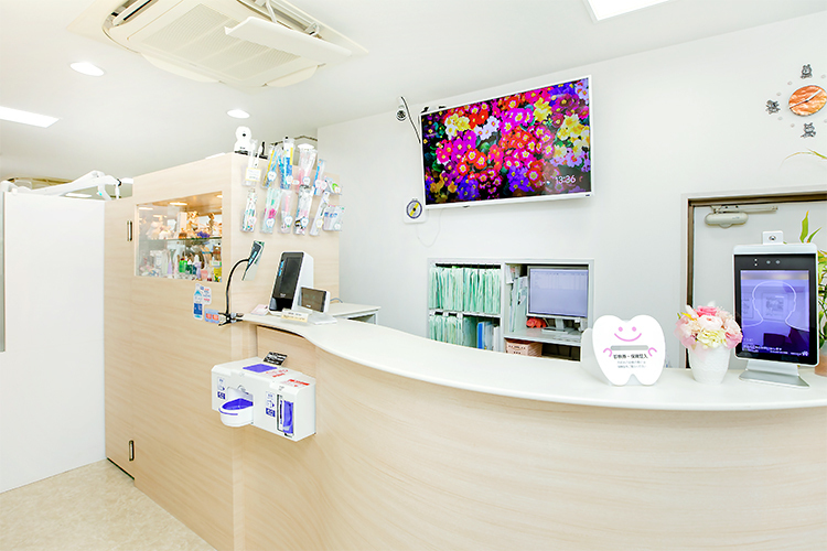 佐々木歯科医院 大阪市此花区 優しいスタッフが笑顔で迎えてくれる　