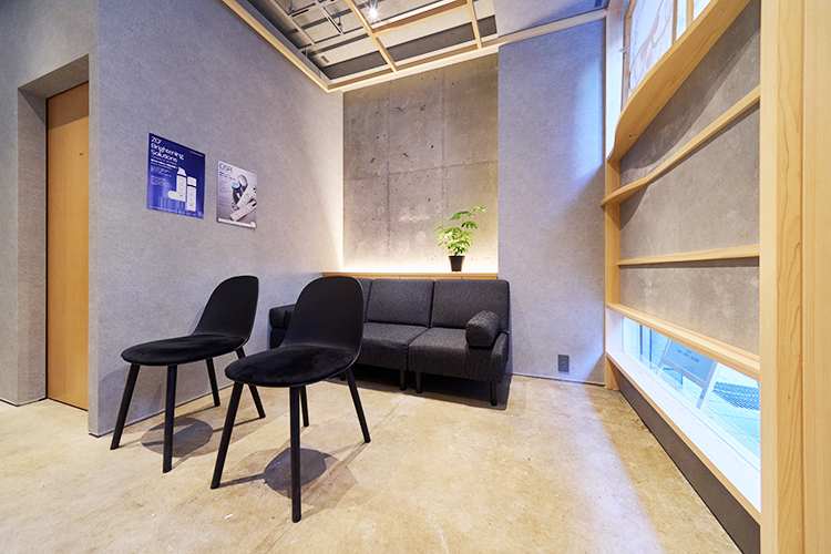 セントオルメディカルクリニック 新宿区 シックで落ち着いた雰囲気の院内