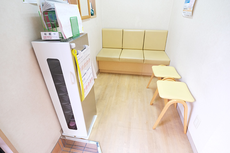 橋本歯科クリニック 大阪市港区 白を基調とした清潔感のある院内