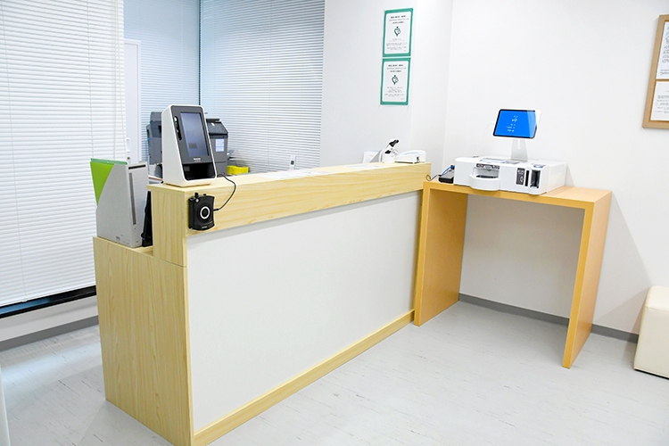 銀座心療内科・精神科エキマエメンタルクリニック 中央区 親切なスタッフが迎える受付