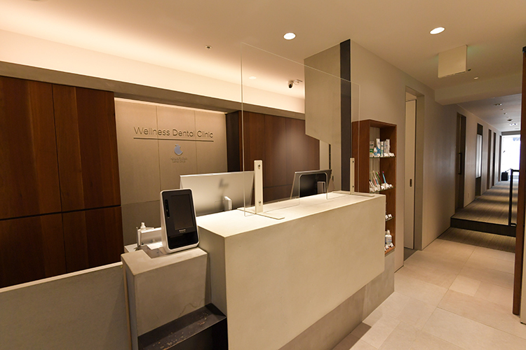 Wellness Dental Clinic 大阪市中央区 患者の要望を確認した上で治療計画の立案と、丁寧な説明を行う