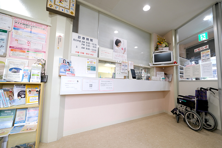 井本医院 川口市 長年勤めるスタッフが多く、温かな雰囲気が漂う