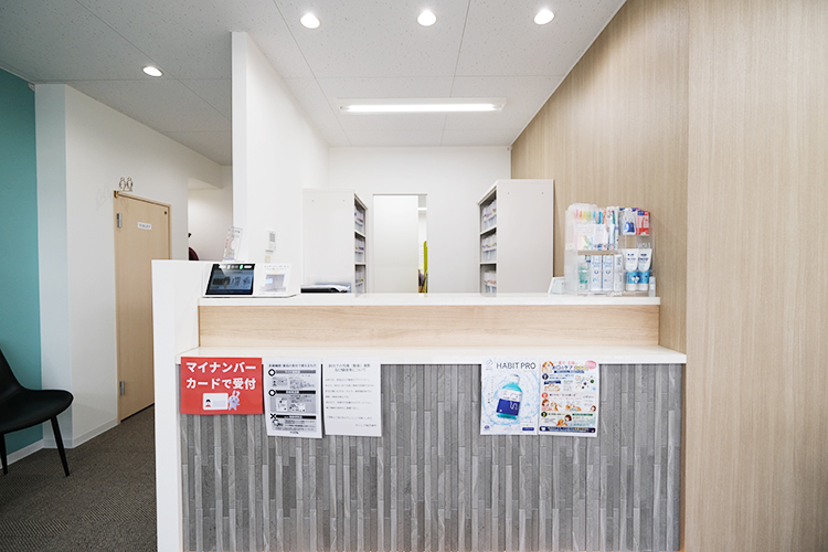 みこころ総合歯科 足立区 患者が気軽に相談できるよう、温かな対応を心がけている