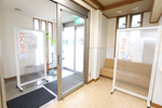 つげ耳鼻咽喉科 蒲郡市 風邪などの軽微な症状のある人はまず院内の隔離スペースにて待機