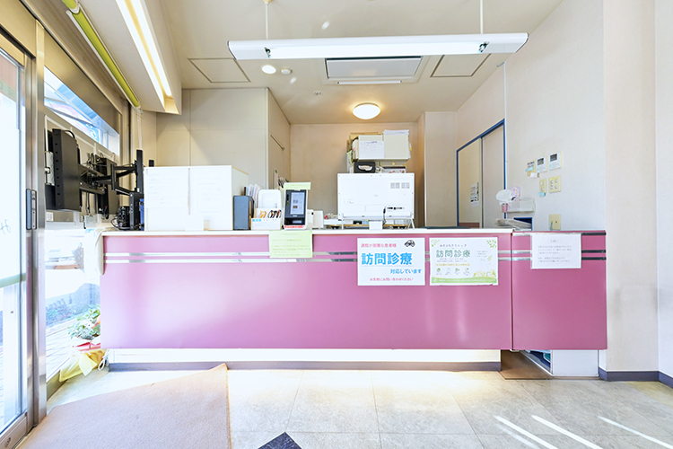 みぞぶちクリニック 羽曳野市 明るい光が差し込む院内