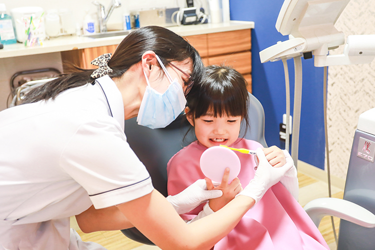 井上秀人歯科インプラントクリニック 北九州市小倉北区 患者一人ひとりに合わせた治療を行っている