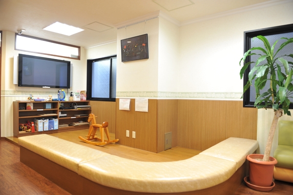 キッズスペースは2ヵ所あり、遊び道具もたくさん 25891 ma 3 1358486457