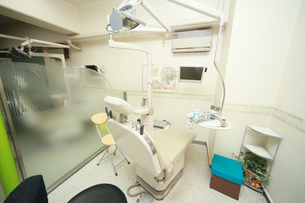 いつもフル稼働の診察室は清潔に保たれている 27711 ma 3 1358758615