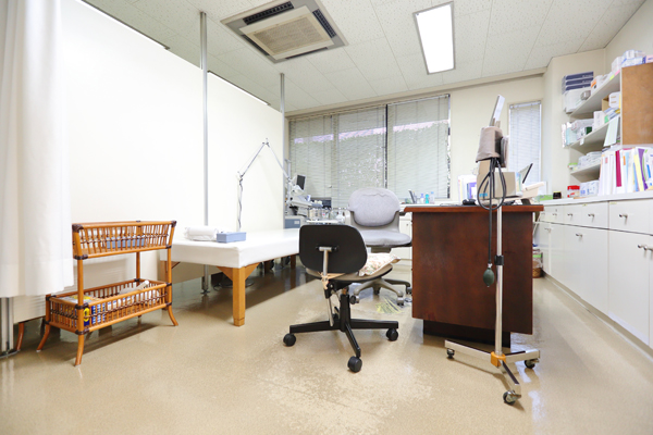 鈴木院長は患者の主訴を汲み取って診療することを身上としている 3