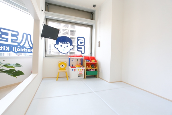 待合室の隅にはキッズスペースもある 37459 ma 3 1405499614