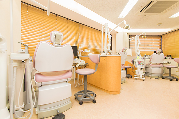 診療時には、歯科医師、歯科衛生士が丁寧に行ってくれる Cs3 3
