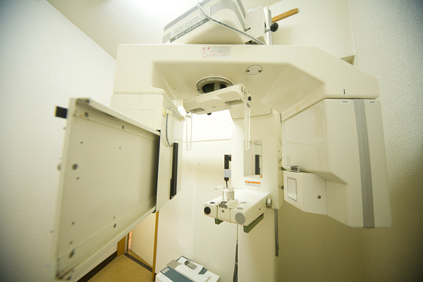 噛み合わせやその他検査に必要な機器もそろう 3
