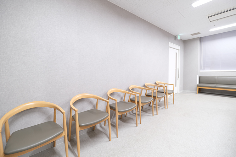 スガオデンタルクリニック 川崎市宮前区 白を基調とした明るく清潔感のある院内