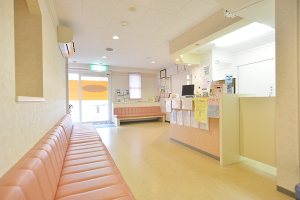 待合室が比較的暗めなのも目に良いからと細部までこだわっている 10260 ma 3 1400151273