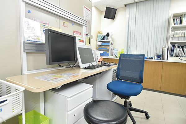 大嶋一徳院長、大嶋太郎先生、藤田由佳先生の3人で診療にあたる 3