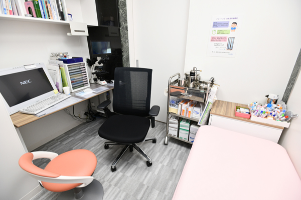 診療室は個室になっており親身に悩みを聞いてくれる 3